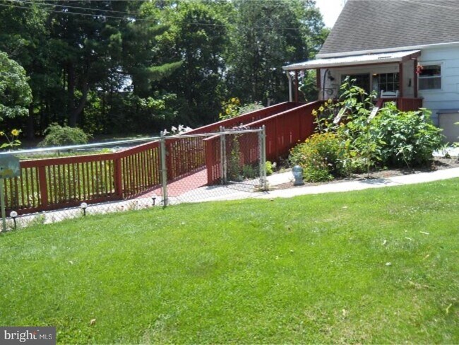 Foto del edificio - 1 Cornell Rd