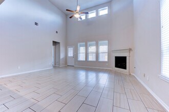 Building Photo - 4542 Medrano Trl