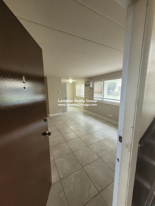 9612 Ivanhoe Ave Unit 2, Schiller Park, IL 60176 Condo for Rent in