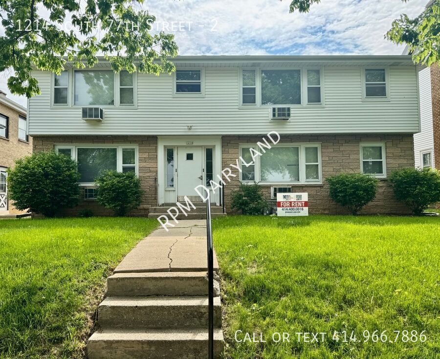 Foto principal - 1214 S 77th St