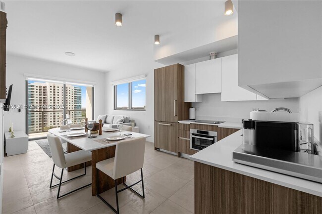 Foto del edificio - 239 SW 9th St