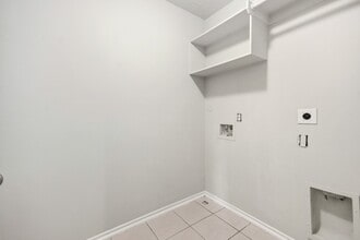 Building Photo - 13107 Peppergate Ln