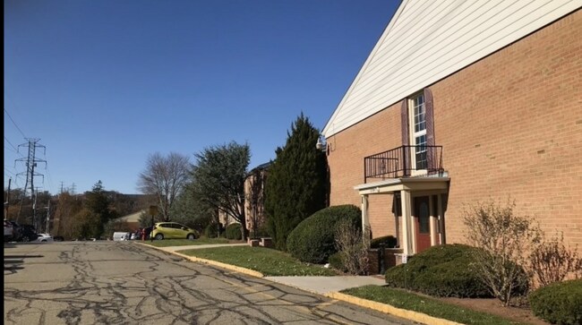Building Entrance - 605 Grove