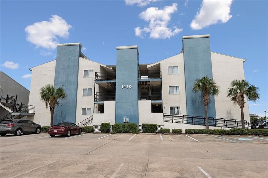 Foto principal - 1490 Harbor Dr