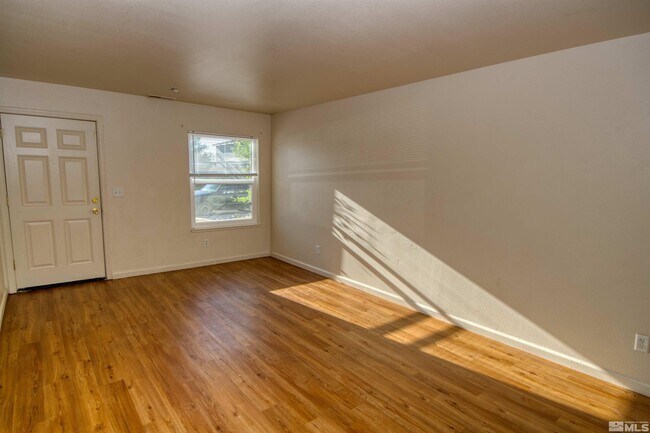 Foto del edificio - 780 Sunny Ln