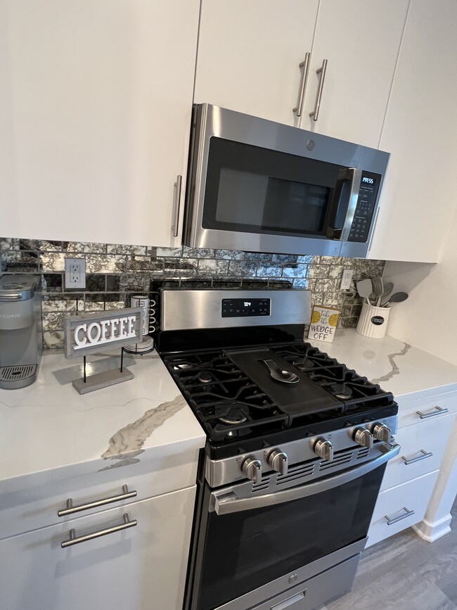 Kitchen - 7090 Indigo Way