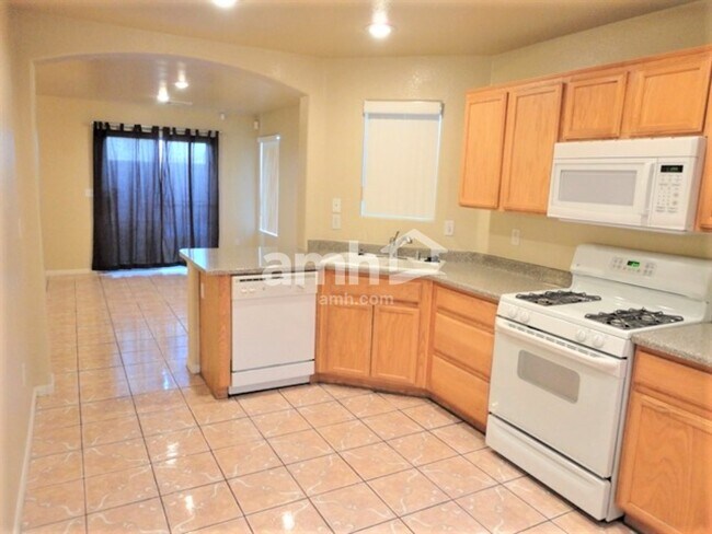 Foto del edificio - 9952 Tittleton Ave