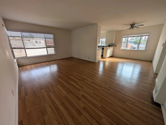 Foto del edificio - 3408 Mentone Ave