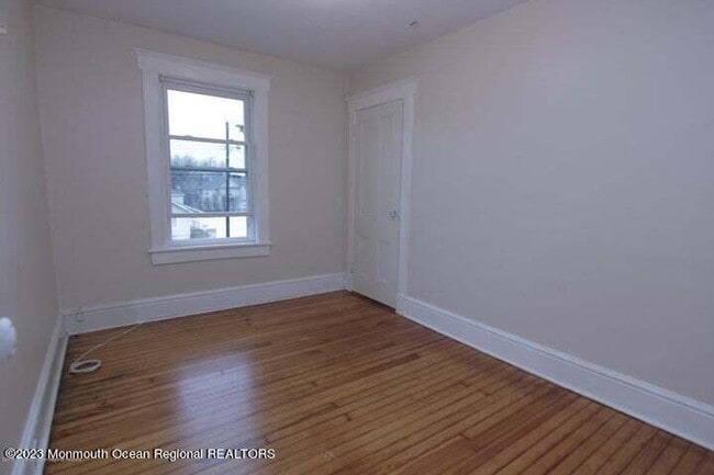 Building Photo - 646 Morford Ave