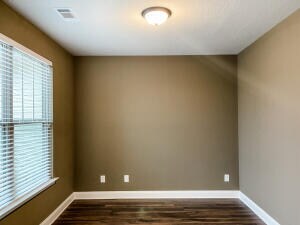 Building Photo - 837 Burlington Dr