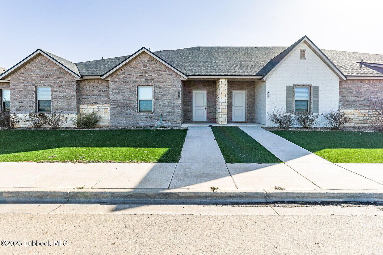 Foto principal - 2549 134th St