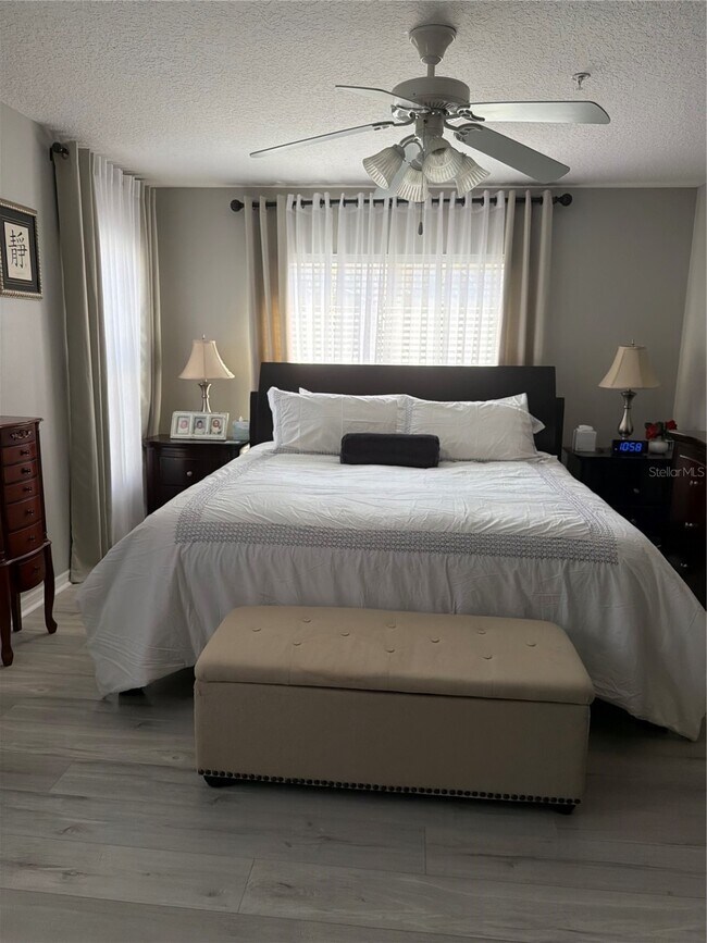 Building Photo - 1951 Sunset Palm Dr