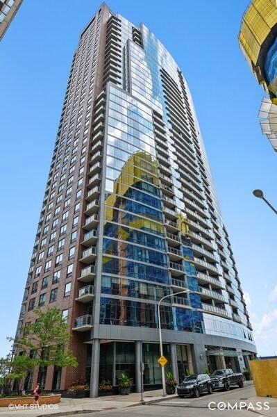 Building Photo - 450 E Waterside Dr