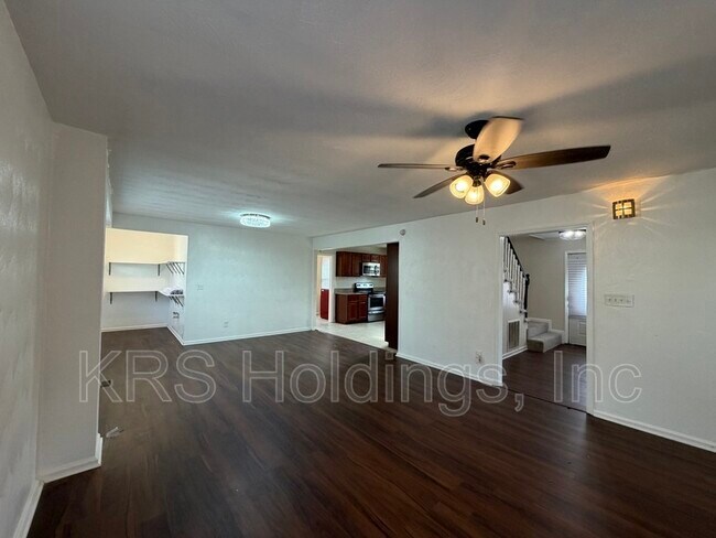 Building Photo - 300 Hampton Roads Ave