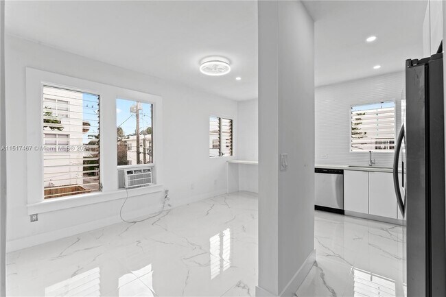 Building Photo - 842 Meridian Ave