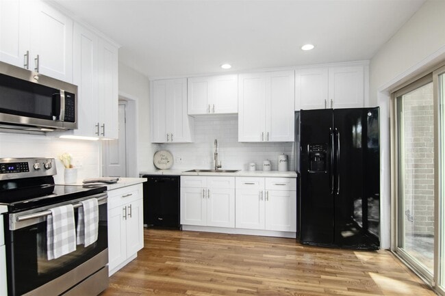Building Photo - 2066 Augusta Dr