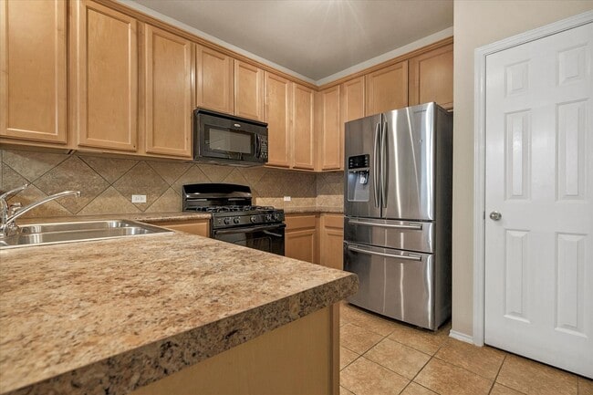Foto del edificio - 9201 Brodie Ln