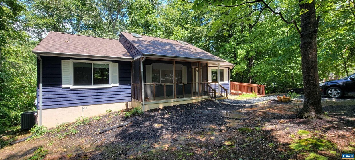 Primary Photo - 122 Riverside Dr