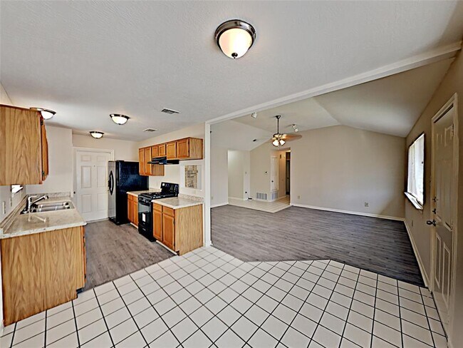 Building Photo - 3415 Sandbrook Dr