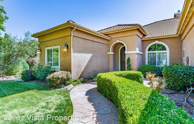 Foto del edificio - 4 br, 2 bath House - 4575 N Emerald Peak D...
