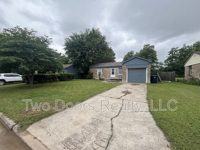 Building Photo - 4117 N Libby Ave