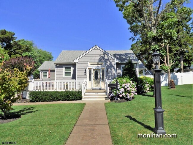 Building Photo - 613 Sunny Ave