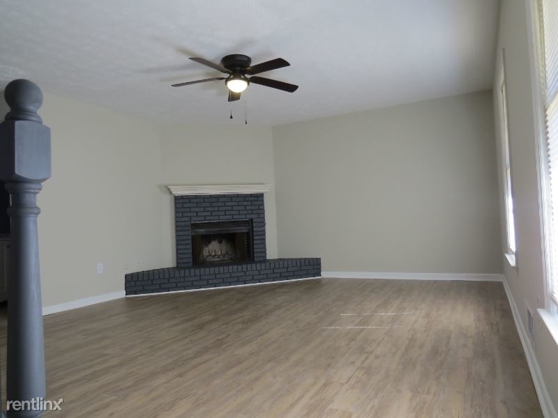Primary Photo - 214 Highland Park Dr