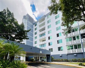 Building Photo - 919 Hillcrest Dr