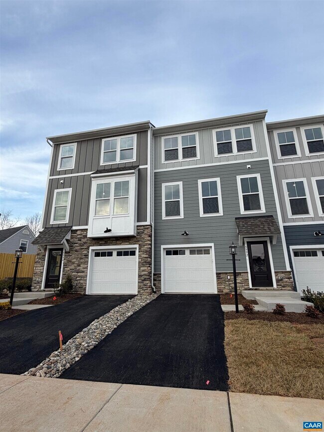 Building Photo - 5992 Cling Ln