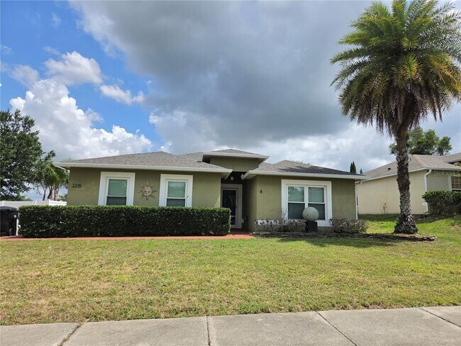 Foto del edificio - 2215 Kingscrest Cir