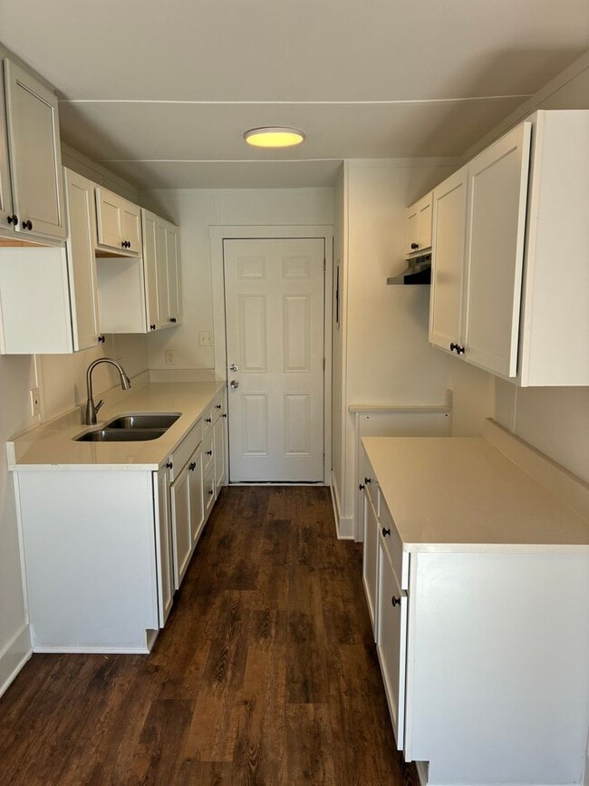 Building Photo - 1415 Memorial Park Rd