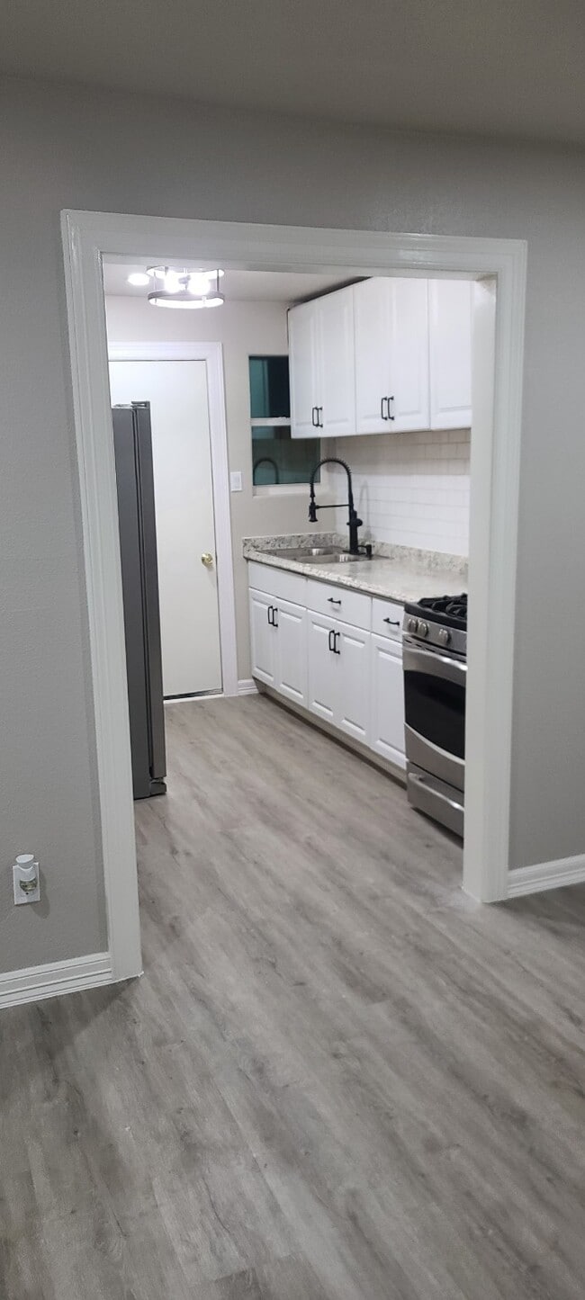 Building Photo - 791 Fortune St