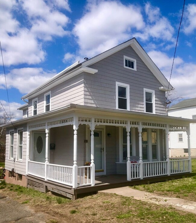 Building Photo - 359 S Main St