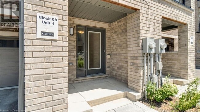 Building Photo - 585 Colborne St E