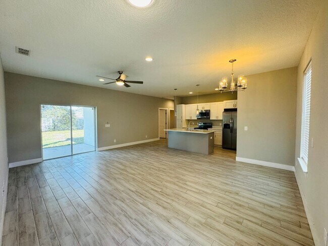 Foto del edificio - 4 Bedroom Gorgeous Poinciana Home!!