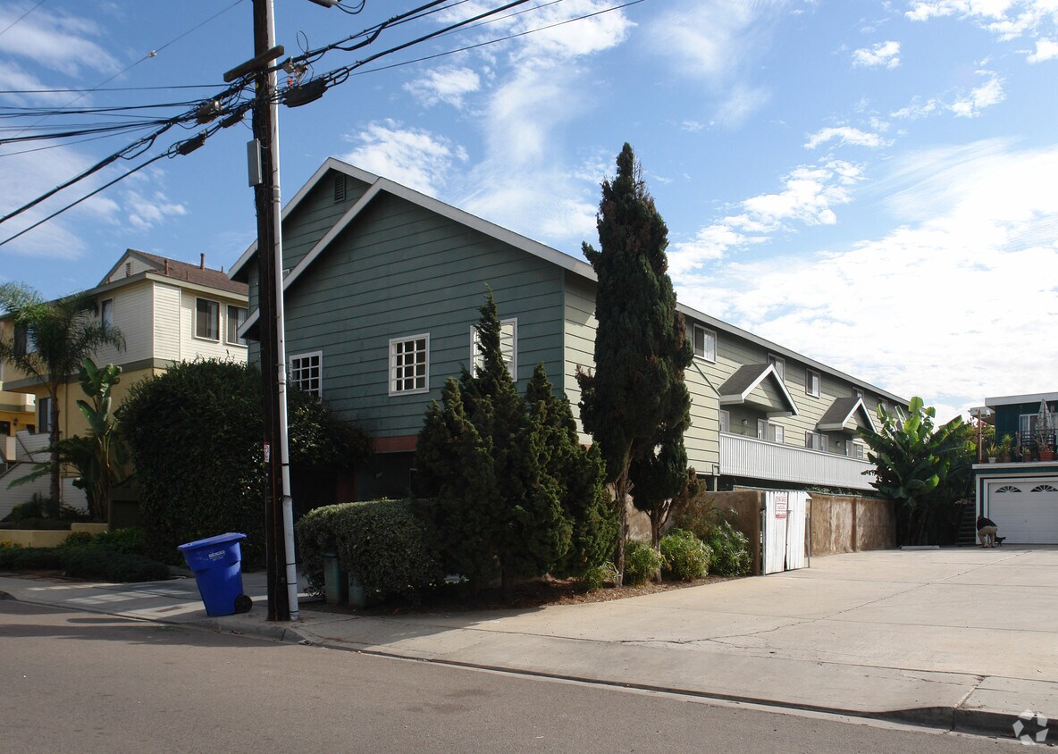 457 Hemlock Ave, Imperial Beach, CA 91932 457 Hemlock Ave Imperial