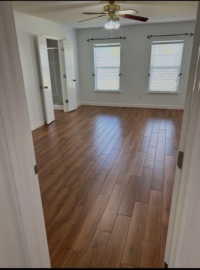 Building Photo - 7623 Village Mill Ln