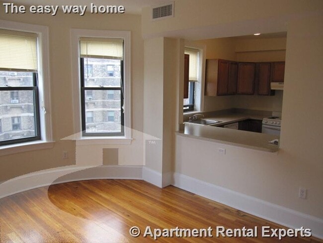 Building Photo - 881 Massachusetts Ave