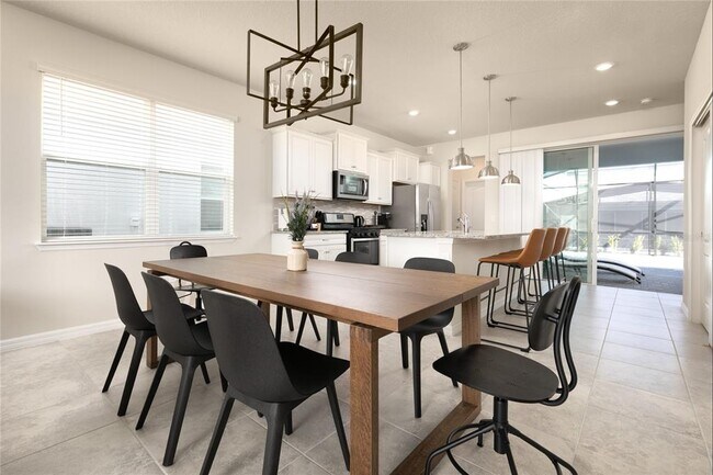Foto del edificio - 7328 Oakmoss Loop