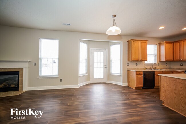Building Photo - 3168 Woodhaven Way