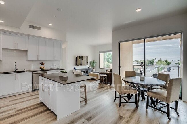 Foto del edificio - 7300 E Earll Dr