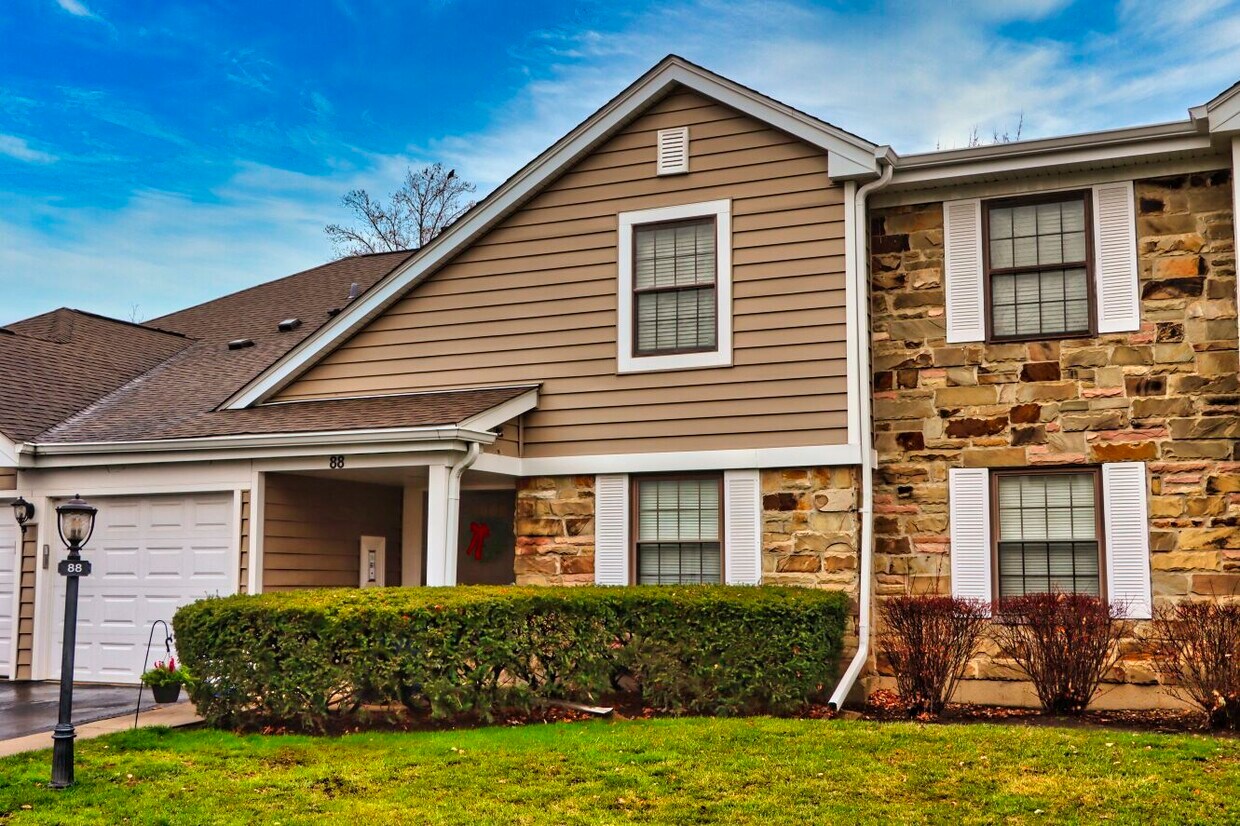 88 Ashcroft Ln, Schaumburg, IL 60193 House Rental in Schaumburg, IL