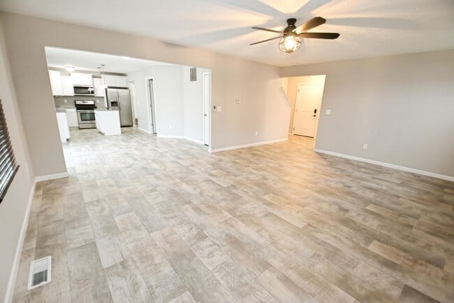 Building Photo - Newer Mishawaka 4 bedroom 2.5 bath home