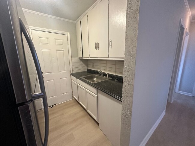 Building Photo - 305 Bonnie St. ~ Bonnie Doone