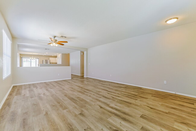 Foto del edificio - 33769 W Camp River Rd