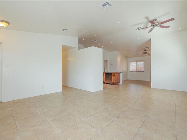 Foto del edificio - 3 Bedroom 2 Bathroom