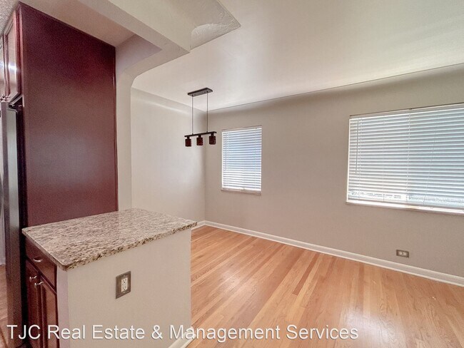 Building Photo - 3 br, 2.5 bath House - 3050 Locust Street