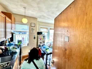 Building Photo - 108 Myrtle St