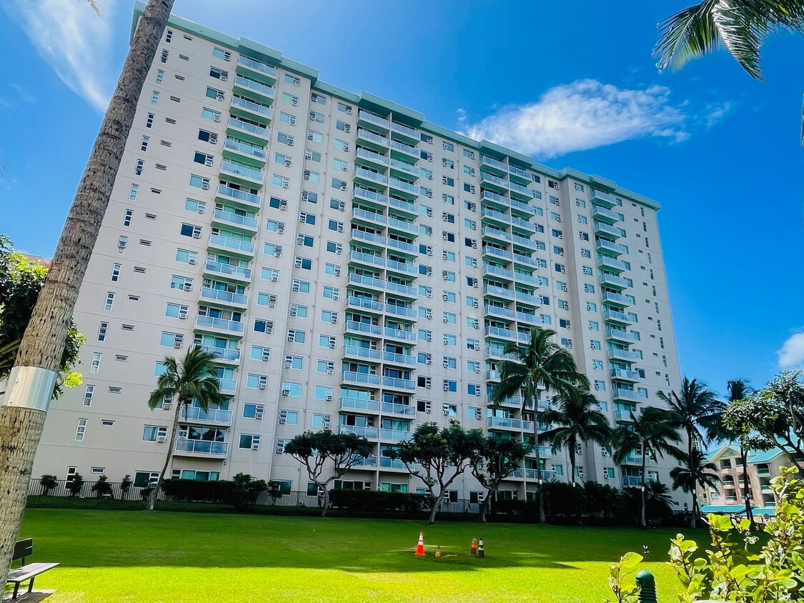 Foto principal - Partly Furnished 2-bedroom, 1-bath condo a...