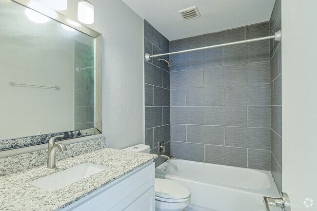 2BR, 1BA - 800SF - Bathroom - Manor Flats